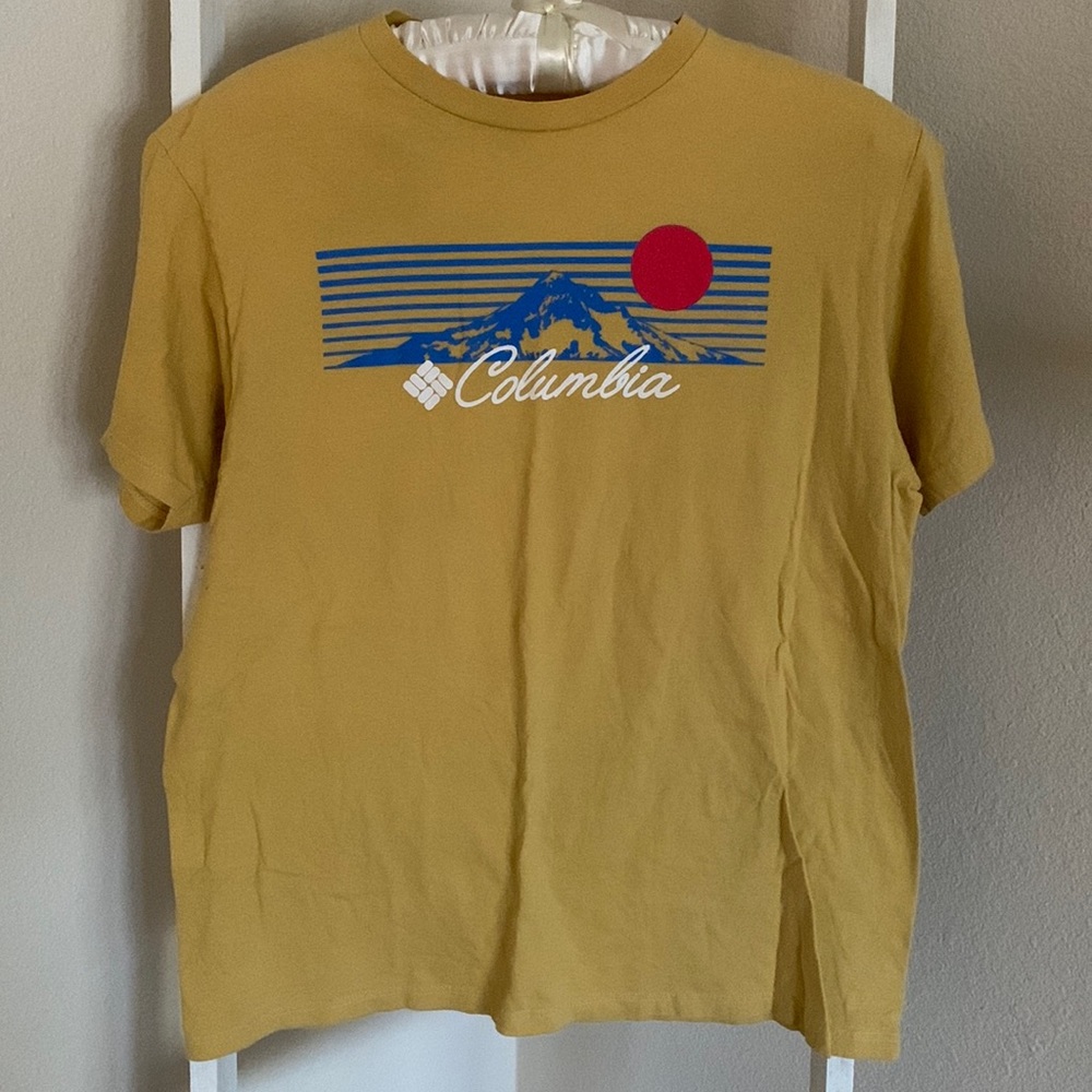 🏔️ Tee